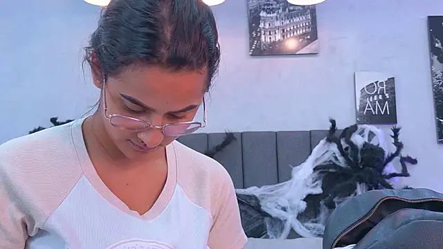 Kendra_london - 🎃🍭 Show Naked 🎃🍭