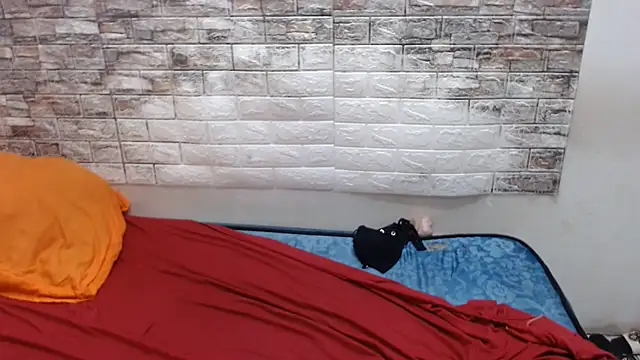 SunnyDesirex4 - TWERK THAT ASS