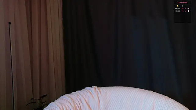 Tiffanyhunt - Can you help me cum here?