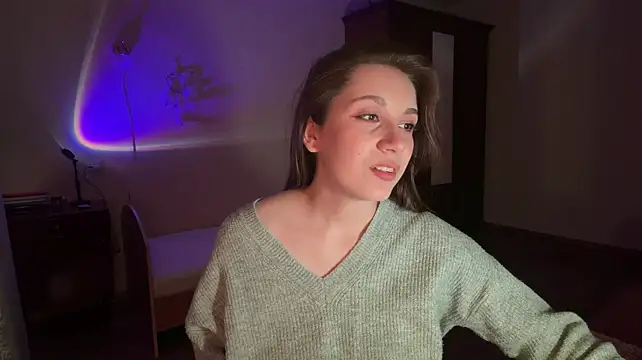 CortneyMontaluo - Full close up face tour