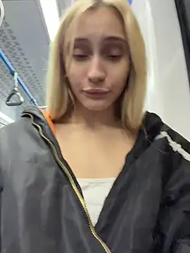Pink_Kiss - Slap naked pussy in tram 🚋