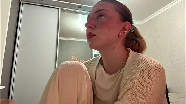 LatishaKrauel - Take off my clothes