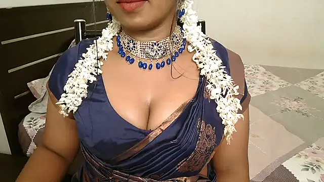 Dhiyapink - nude show