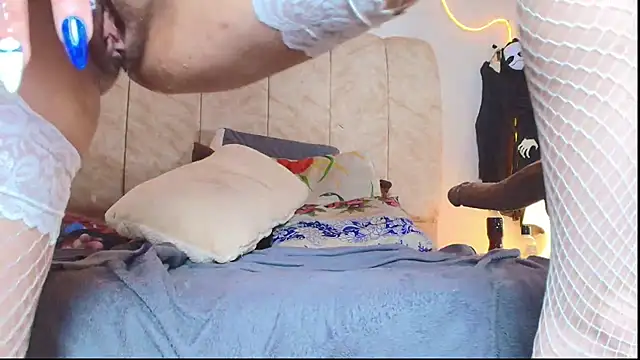 Maraa_X - TWO FINGER IN ASS