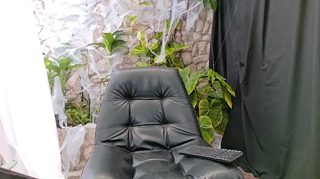 AlishOward35 - Doggy + spread ass🍑