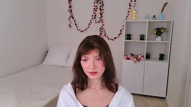 OwlEva - feet in stockings)