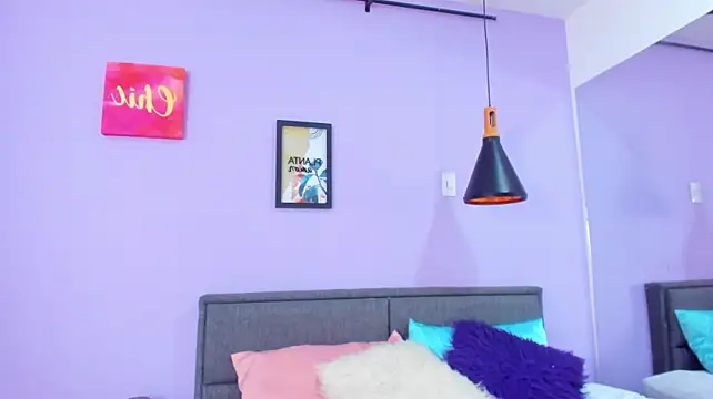Scarletyler - Spanks ass + pinch nipples