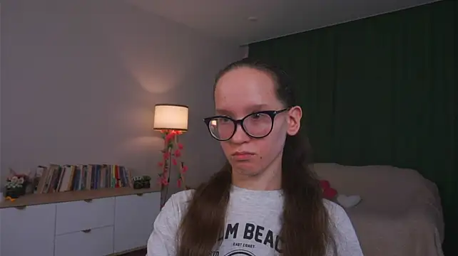 BettyBrowni - Teasing with bare shoulders and stroking