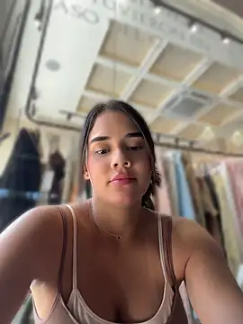 BellaLeclair_