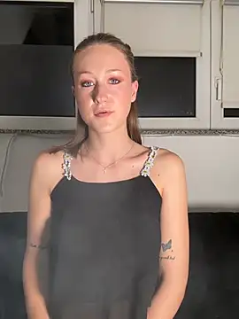 Laurasommer - naked + 5 min toy control