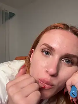 ChiaraVelvet - Show ass and Slap 5X🥵💦