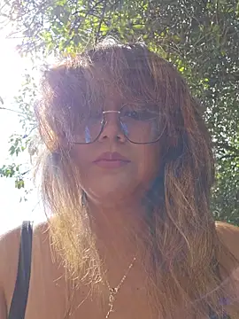 Amanita_25 - Clamps my tits ❤️