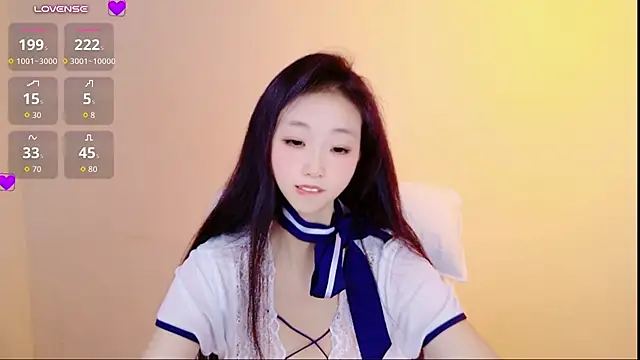 Hyp0crite - 上空玩奶头加控制2分钟