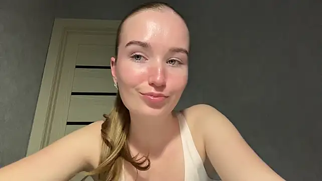Lizza7 - show feet