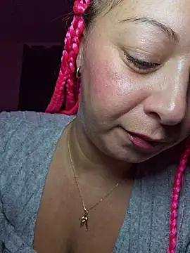 Chaudesquirt - 3 ou 4 doigts chatte + Sextape 🎁