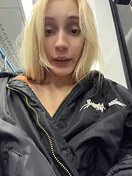 Pink_Kiss - Squeeze naked boobs+ahegao In tram 🚋