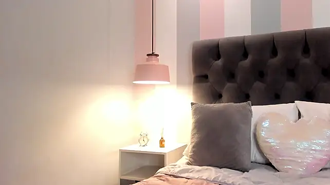 CamilaSaez - Play with my boobs and dildo