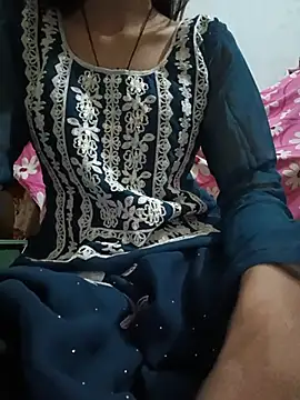 Nandundi - Show pussy in public