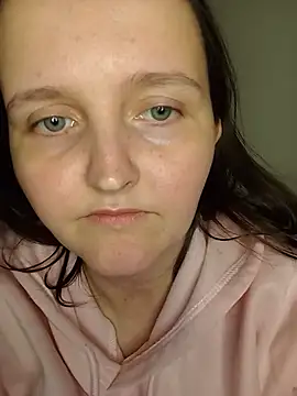 Funnifu - Hairbrush in pussy