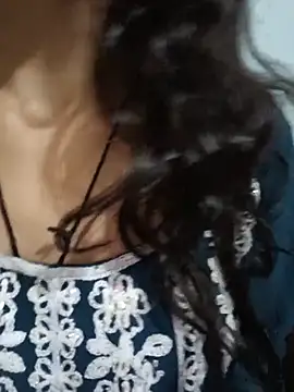 Nandundi - Show pussy in public