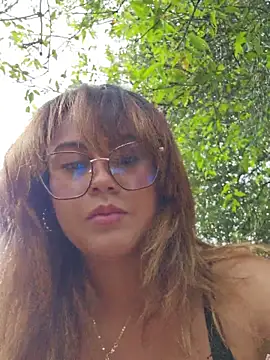 Amanita_25 - Clamps my tits ❤️