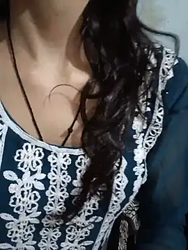 Nandundi - Show pussy in public