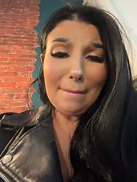 Tisha_Busty - grind PUSSY on table leg in CAFE risky
