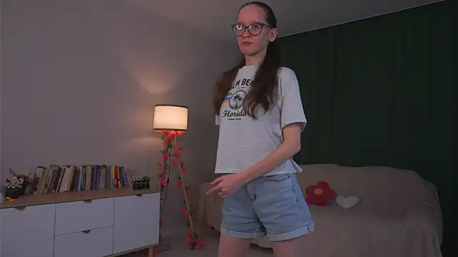 BettyBrowni - Teasing with bare shoulders and stroking