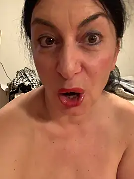 Lizzaa80 - 🌹Show my boobies for 5 mins
