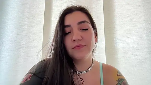 KathiaJenner - Striptease al límite 🖤 / Extreme stript