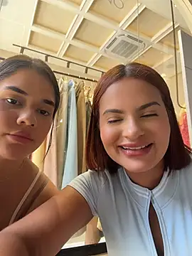 Irina_Velvett - Flahs tits in públic