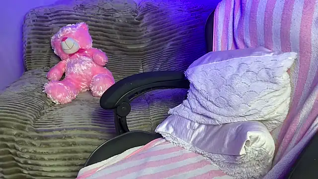 QueenAngelena - oil on ass + spank 10