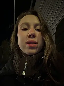 Outdoor-houndour - show pussy and rub it