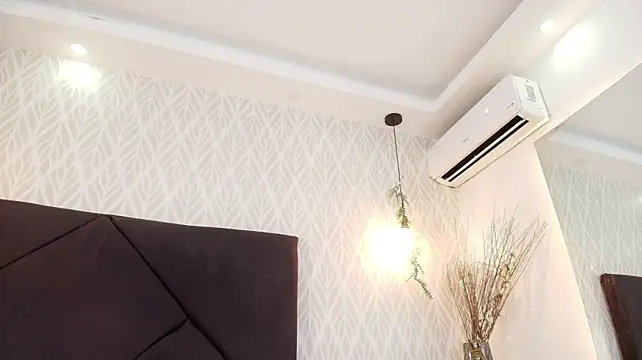 Samanta_chavez - MASSAGE MY OILY BOOBS