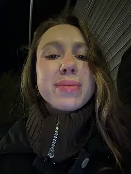 Outdoor-houndour - show pussy and rub it