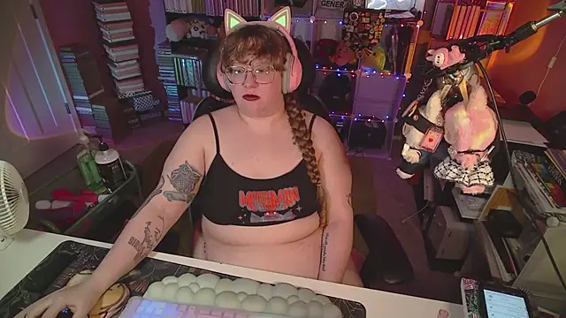 FatVeronica - 💦 I Pound My Pussy Till I’m Squirting