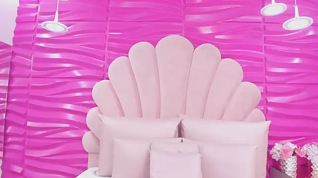 Zara-Rey - Spanking on the butt x2🔥💦