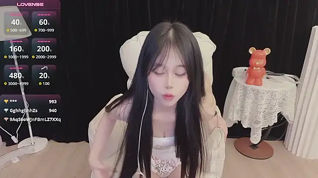 -Annababy - 裸背小狗趴2分钟