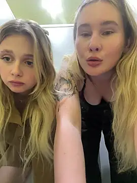 SiaLater - open door supermarket wc+boobs show