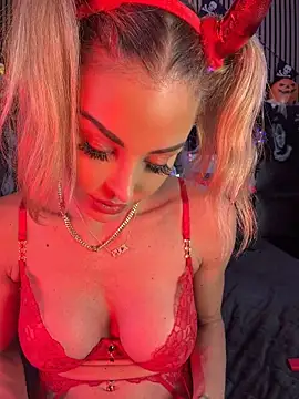 MilaMaaay - ✨PINCH NIPPLES AHEGAO 🍉🍒😈✨