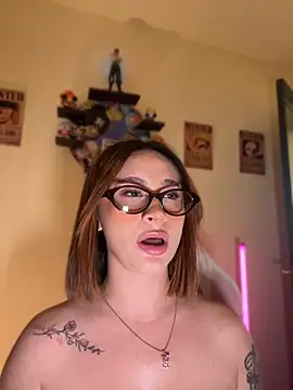 Chloe_rockss_ - naked in oil