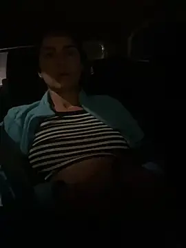 Exoticnoah - Quitar sujetador y enseñar tetas