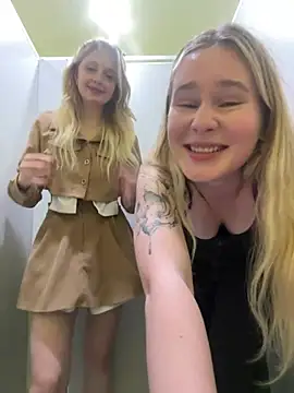 SiaLater - open door supermarket wc+boobs show