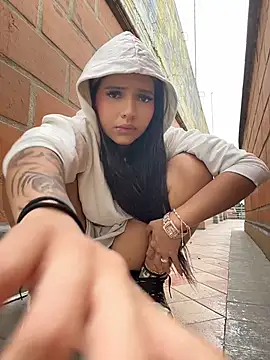 LolliePopsXXX - FINGERING PUSSY IN PUBLIC