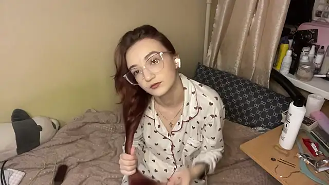 HildredGurrola - kiss the camera <3
