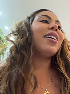 LariiHotWife - Plug no cuzinho