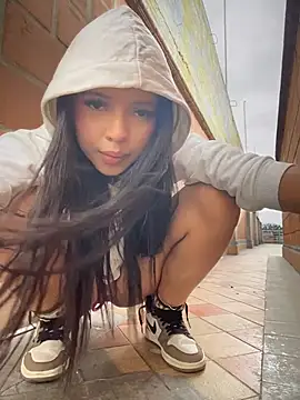 LolliePopsXXX - FINGERING PUSSY IN PUBLIC
