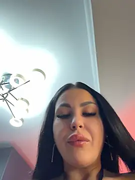 NaomyFlame - Make rain 💦 video for last tip