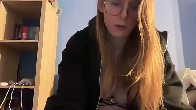 Thepretiestgirlhere - je crache sur mes seins