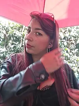 Kari-h - Lick and spit on my tits 🤤